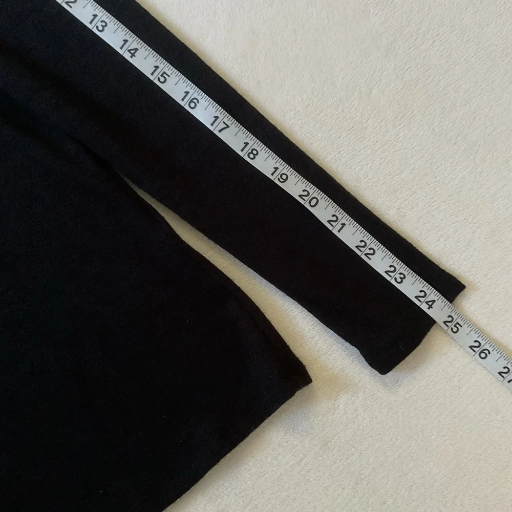 Banana Republic Black Turtleneck XS Lightweight Stretch Layering Top Chic Basic